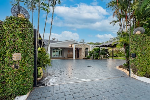 PJ 25 Pax Spacious 6BR Bungalow Garden & BBQ & KTV