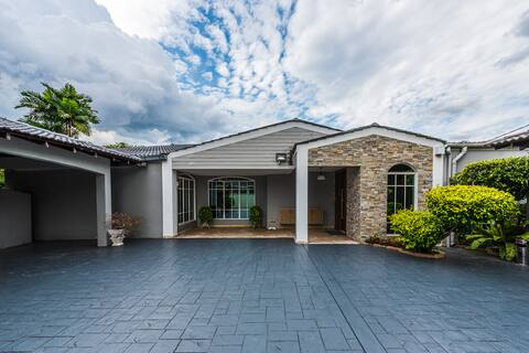 PJ Bungalow 12k.sf for 25Pax: Garden, Jacuzzi, KTV