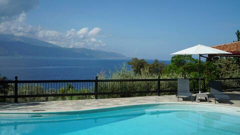 Skaloma Beach Estate - 6 bedrooms villa with pool