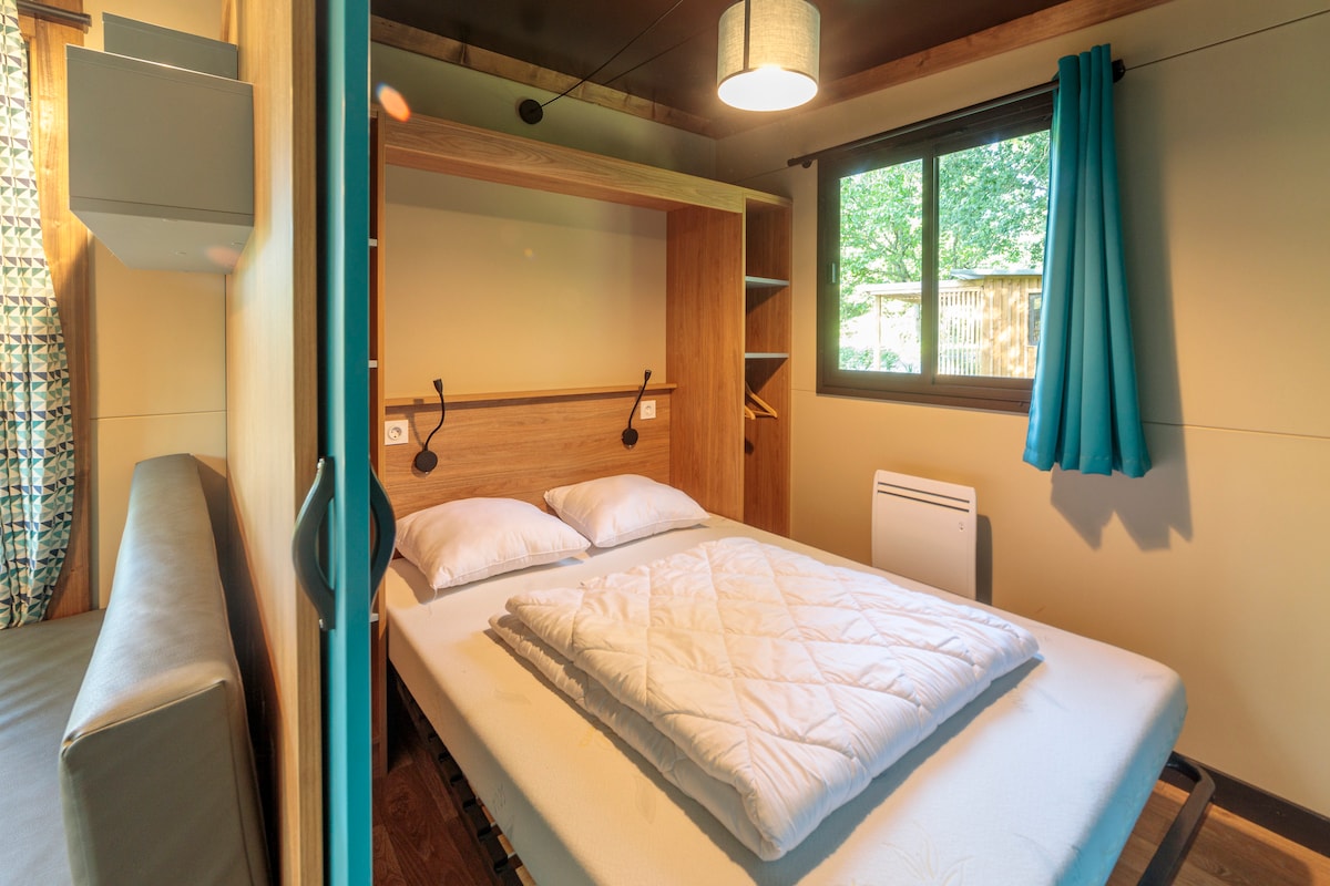 Chalet Evasion Lac de la Siauve — Cabane avec spa à Cantal à Lanobre — détail architectural