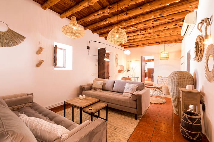 La Torre - Oasis With Authentic Legacy - Islas de Ibiza