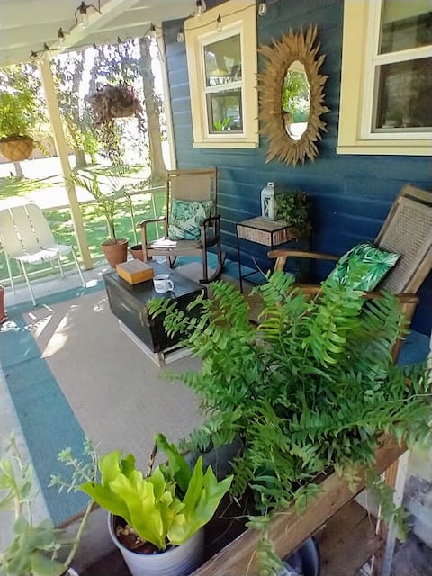 Stylish Suite in Laurel: Experience Hometown Magic