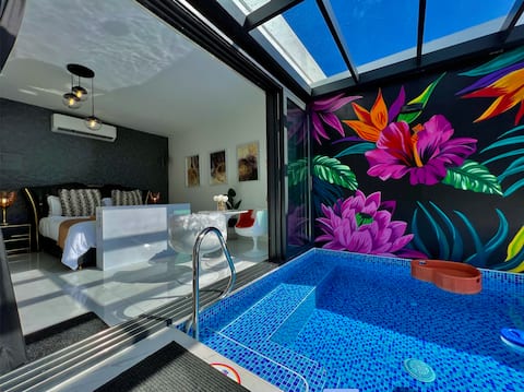 Luxe Heated Pool & Stunning Ocean Views