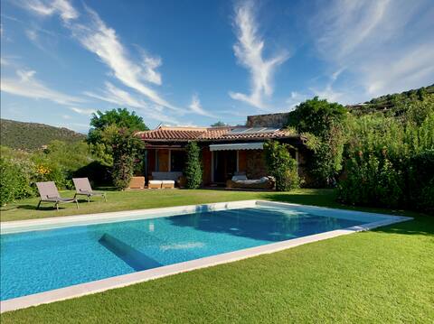 VILLA ERITRINA CHIA - a few steps to the beach