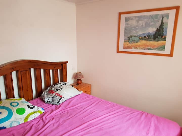 חדר שינה עם 160 מיטות על 200