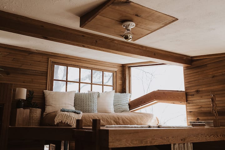 Dream House Atx • Lake View Cabin Featured On Hbo - Austin, TX