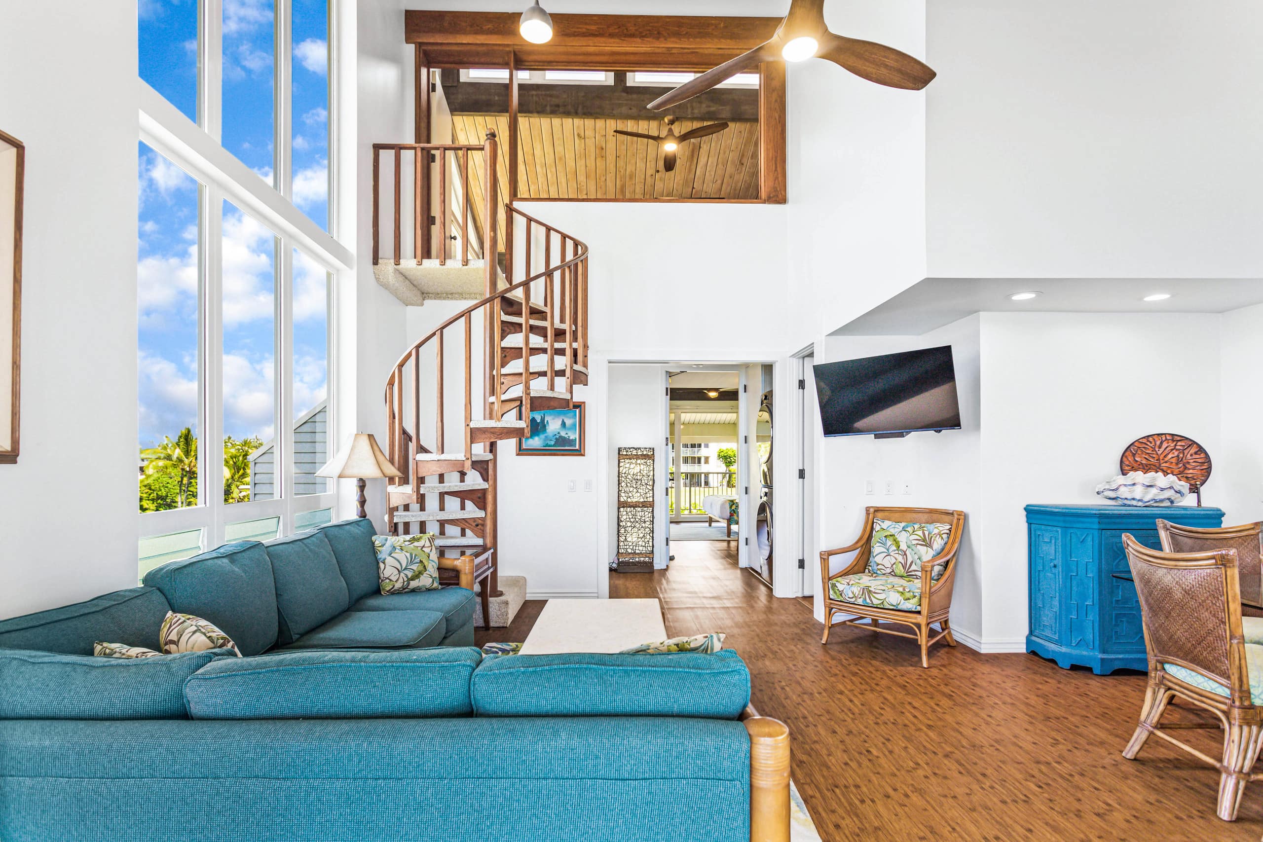 Executive 2 bdrm - Panoramic Ocean Views - Photo 7