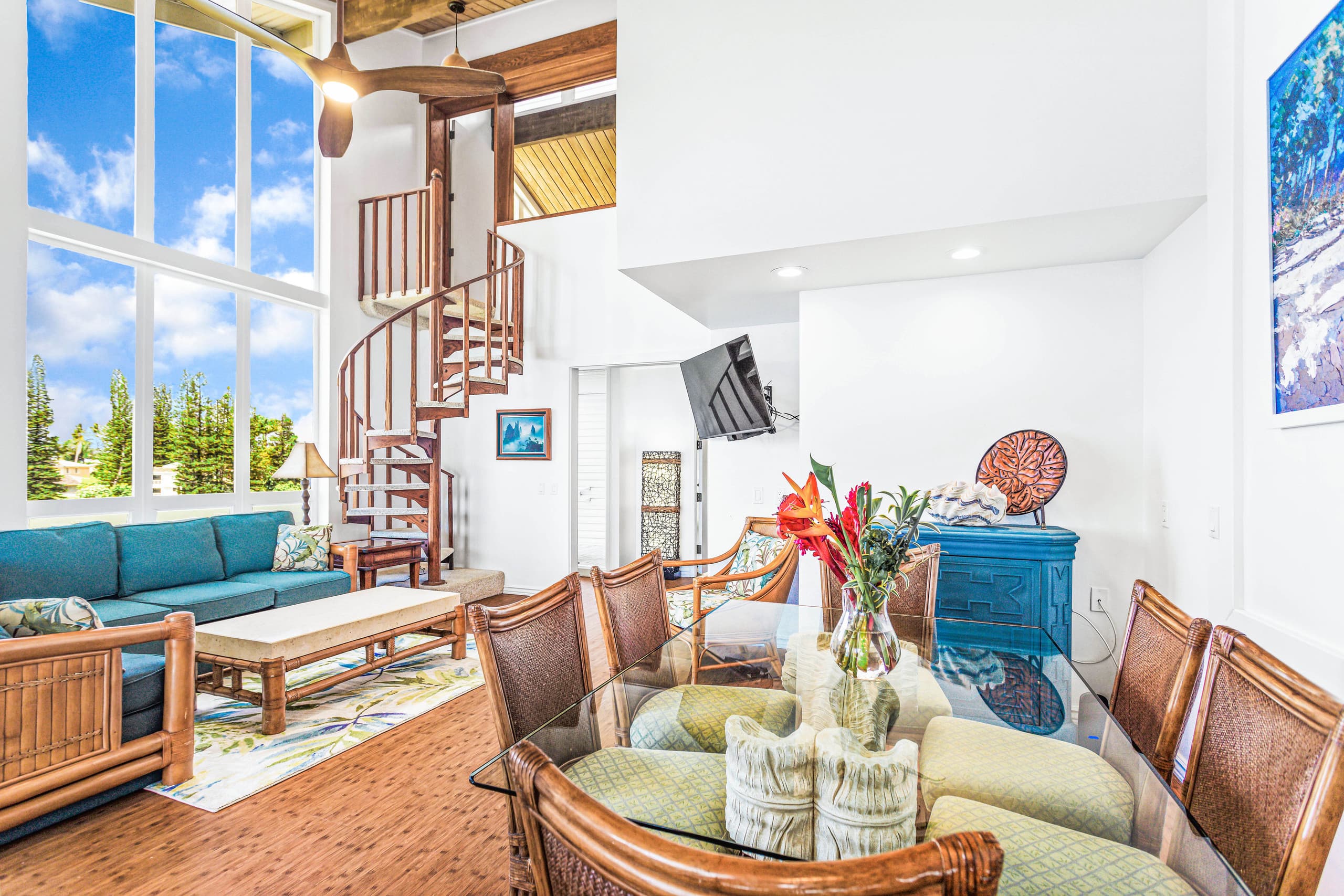 Executive 2 bdrm - Panoramic Ocean Views - Photo 6