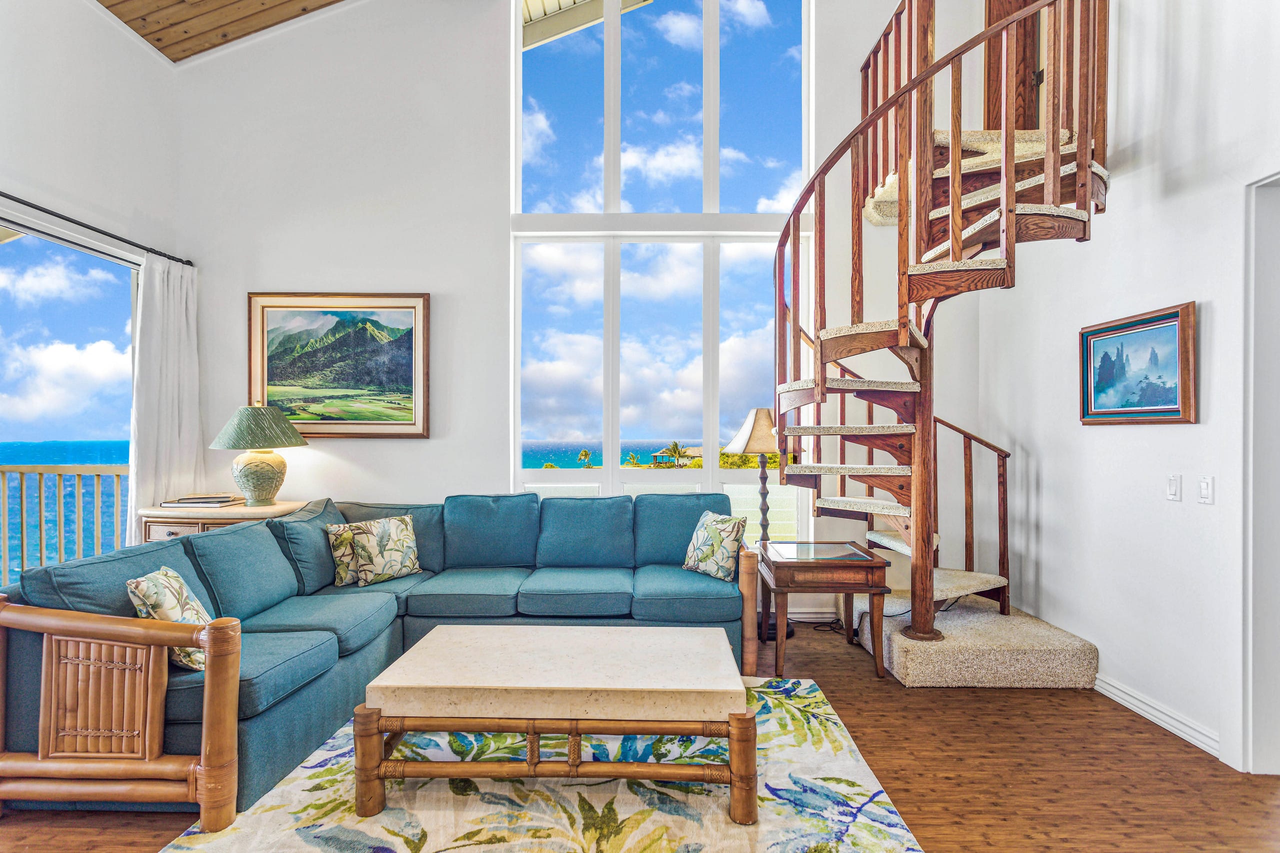 Executive 2 bdrm - Panoramic Ocean Views - Photo 5