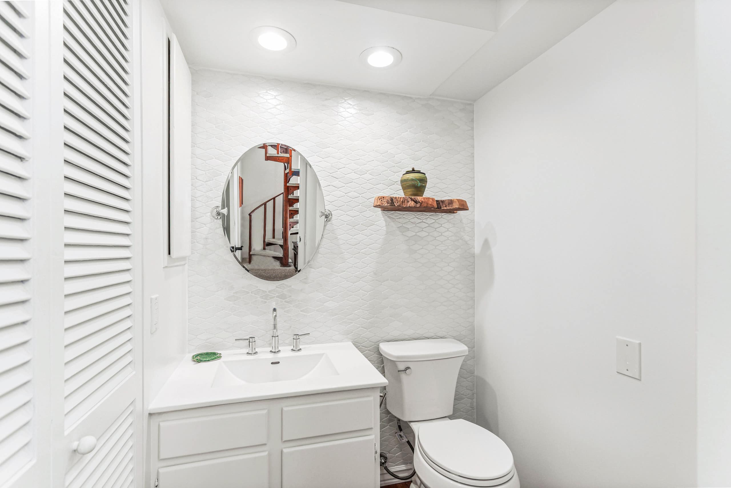 Executive 2 bdrm - Panoramic Ocean Views - Photo 16