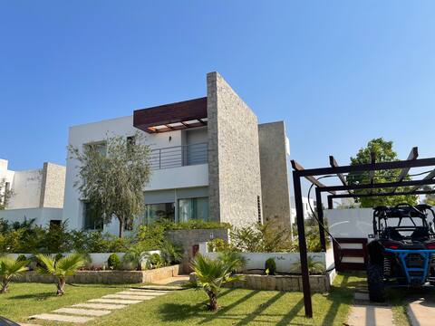 Luxury Villa at Bahia Golf Beach