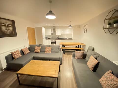Gunwharf, 3 Bedrooms, 2 Private parking Spaces