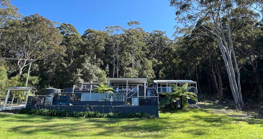 Bellavia Forest Retreat with Pool and Spa gallery image 2