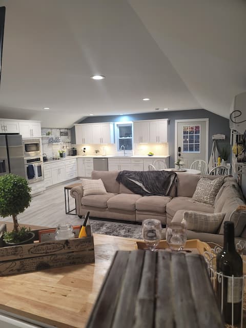 Lovely Loft in McCalla Area