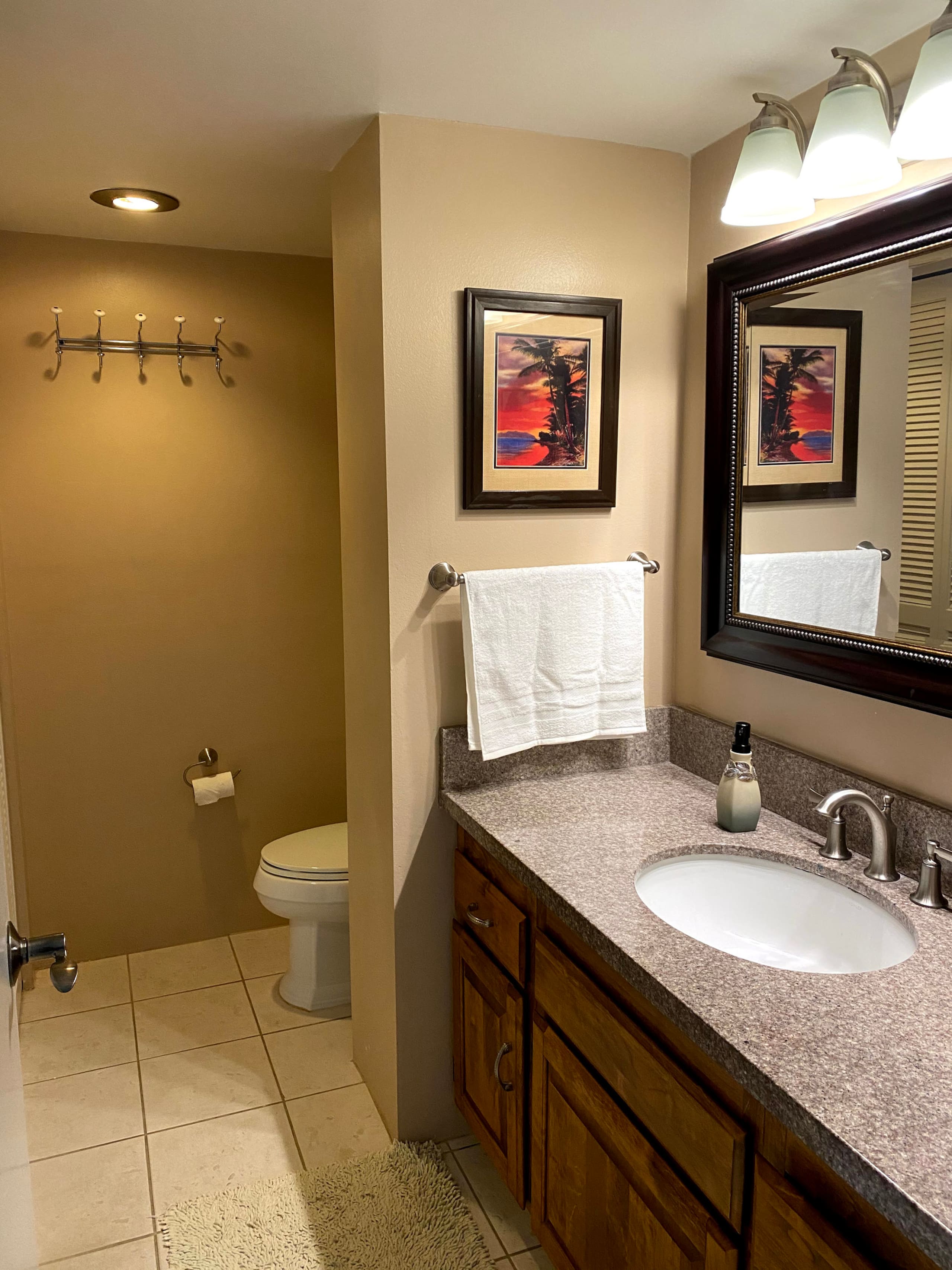 Condo in Kailua-Kona · ★4.94 · 2 bedrooms · 5 beds · 2 private baths - Image 26