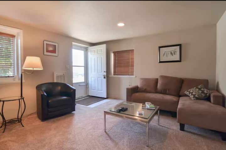 2br Apt In Lovely Queen Anne Home - Seattle, WA