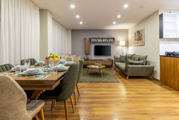 Deluxe Two Bedroom Apartment with Garden gallery image 3