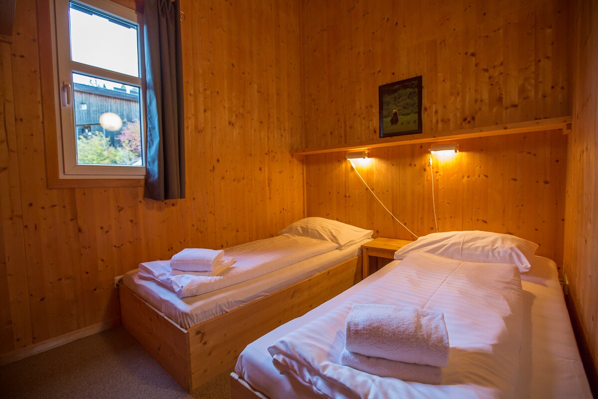 带单人床的卧室