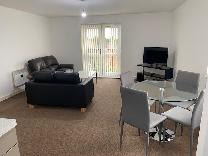 Top Floor 4 Bedroom And 2 Bathroom Apt - Manchester Airport (MAN)
