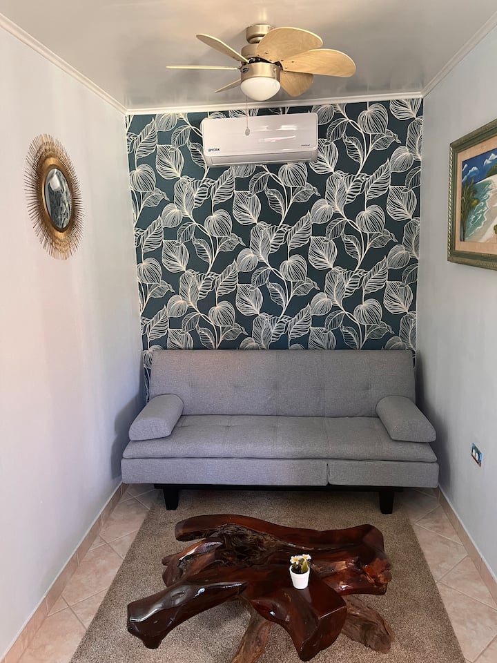 Hidden Grace - Cozy 2-bedroom Studio With Pool - Aruba