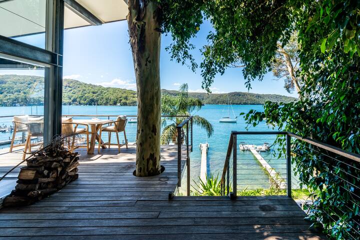The Oasis- Luxe Waterfront Home with Private Jetty gallery image 3