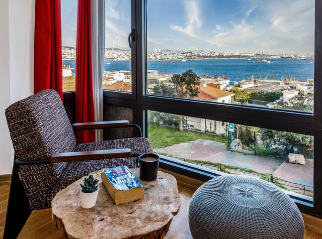 Georgeous Sea View with 3Bedrooms/2 Bathrooms gallery image 2