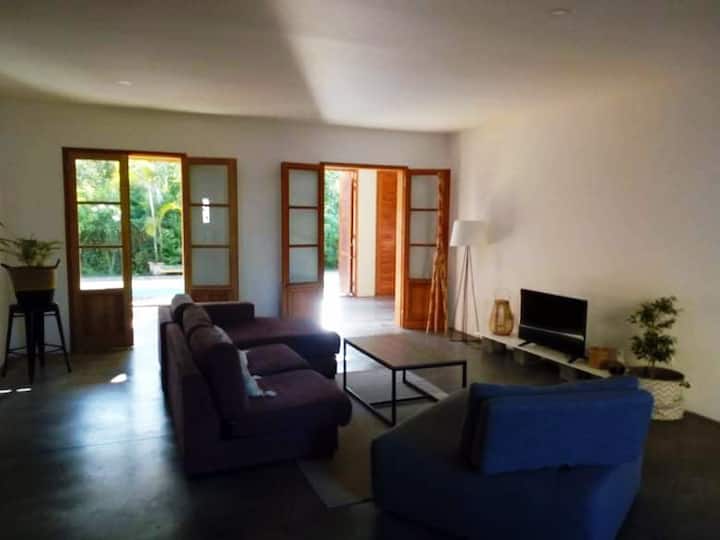 Agréable Villa Avec Piscine Aux Avirons - Réunion
