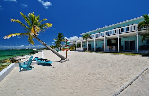 Private Oceanfront, beach, dock and Hottub