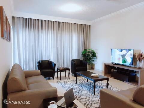 New Luxury 3 Bedroom Serviced Apt in Prime Locale
