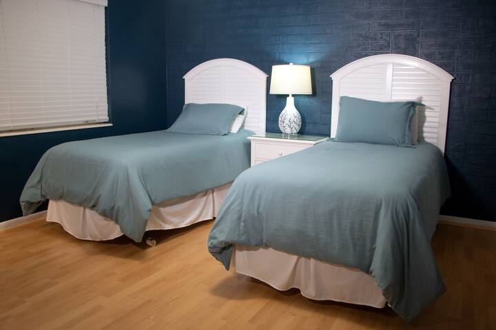 Waterfront Deerfield Beach retreat. Near the beach gallery image 3