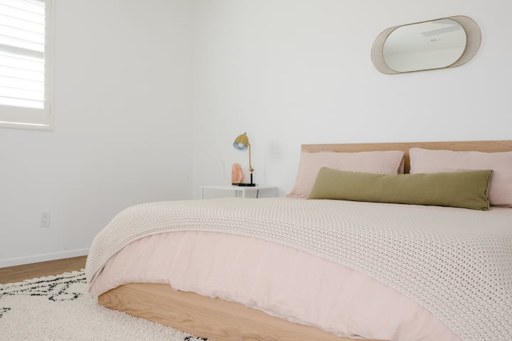 Primary bedroom with King Bed - Separate entrance available or you can walk through bedroom 2