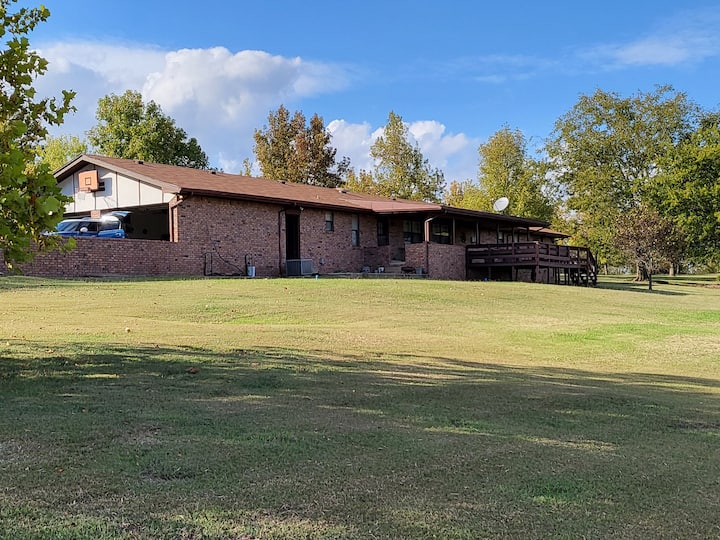 Awesome 7 Bedroom Lakehouse Houses for Rent in Kingston, Oklahoma