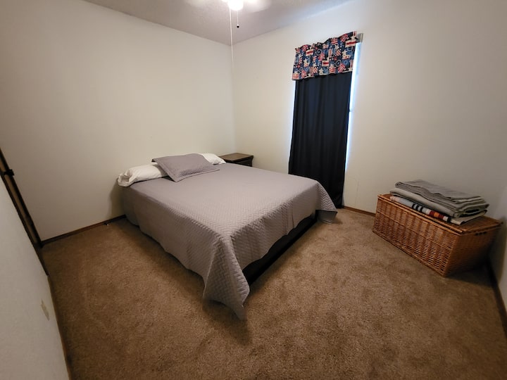 ห้องนอน #7 พร้อมเตียงควีนไซส์