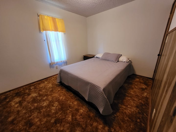 ห้องนอน #6 พร้อมเตียงควีนไซส์