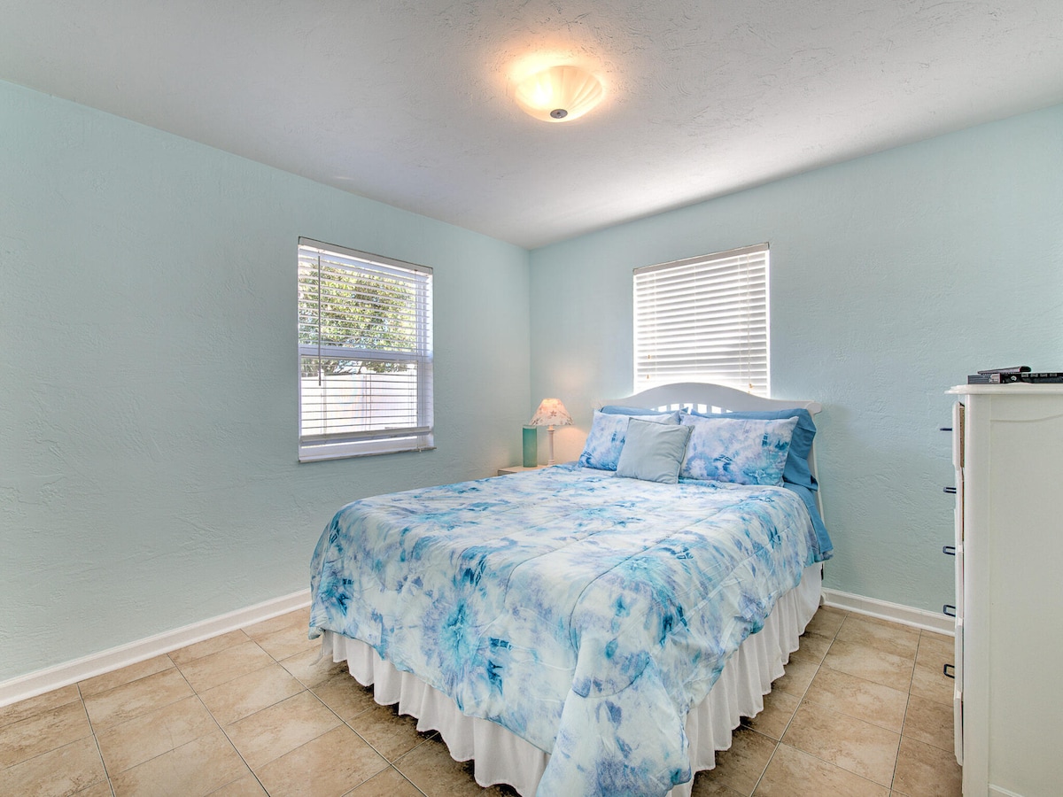 Lovely Ormond Beach Bungalow