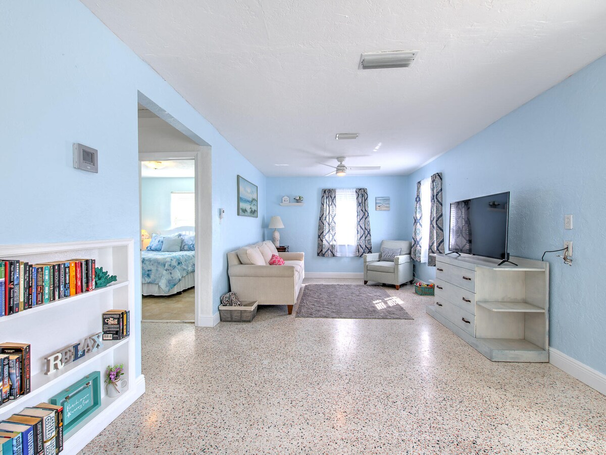 Lovely Ormond Beach Bungalow
