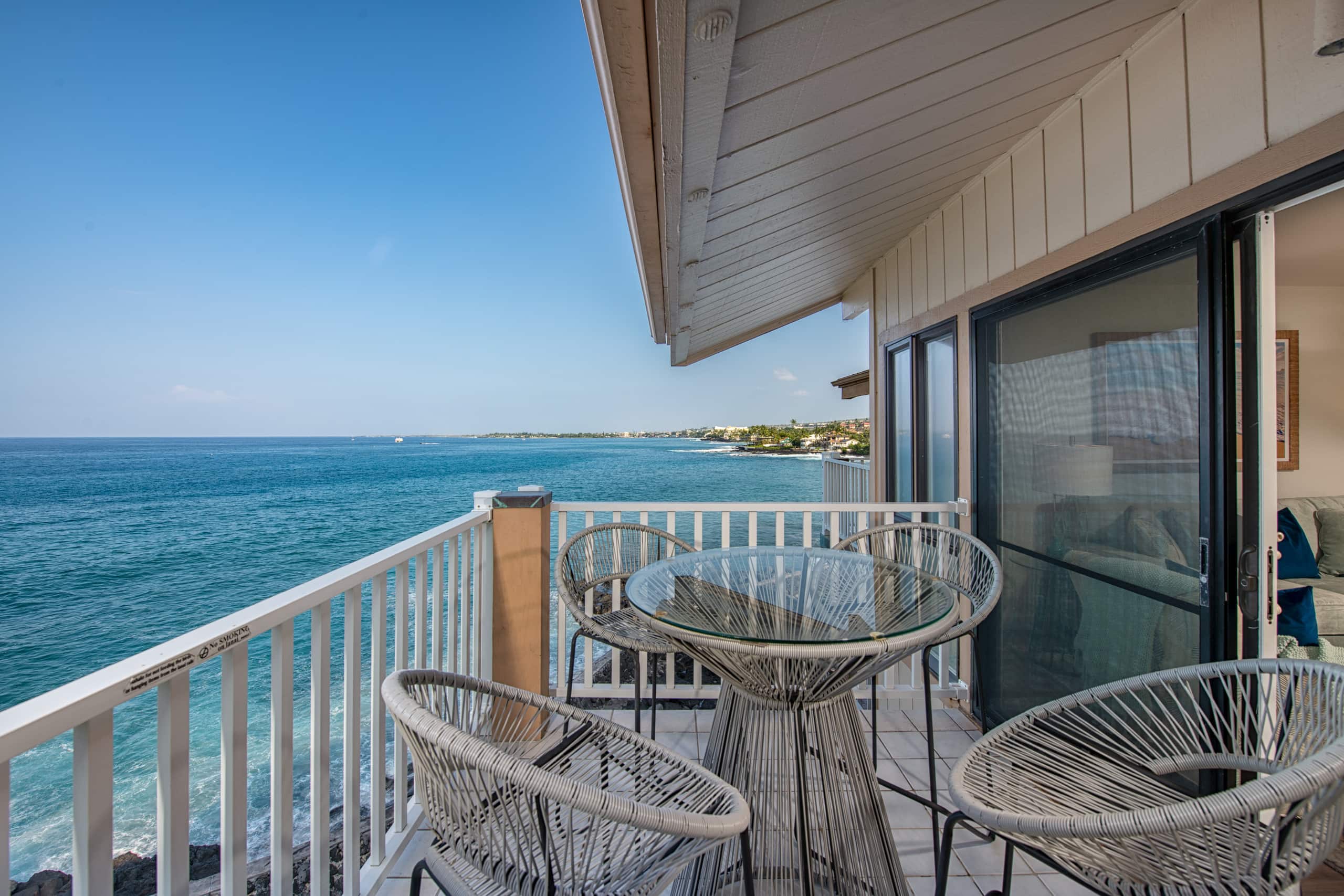 Condo in Kailua-Kona · ★4.92 · 1 bedroom · 2 beds · 1 bath - Image 2
