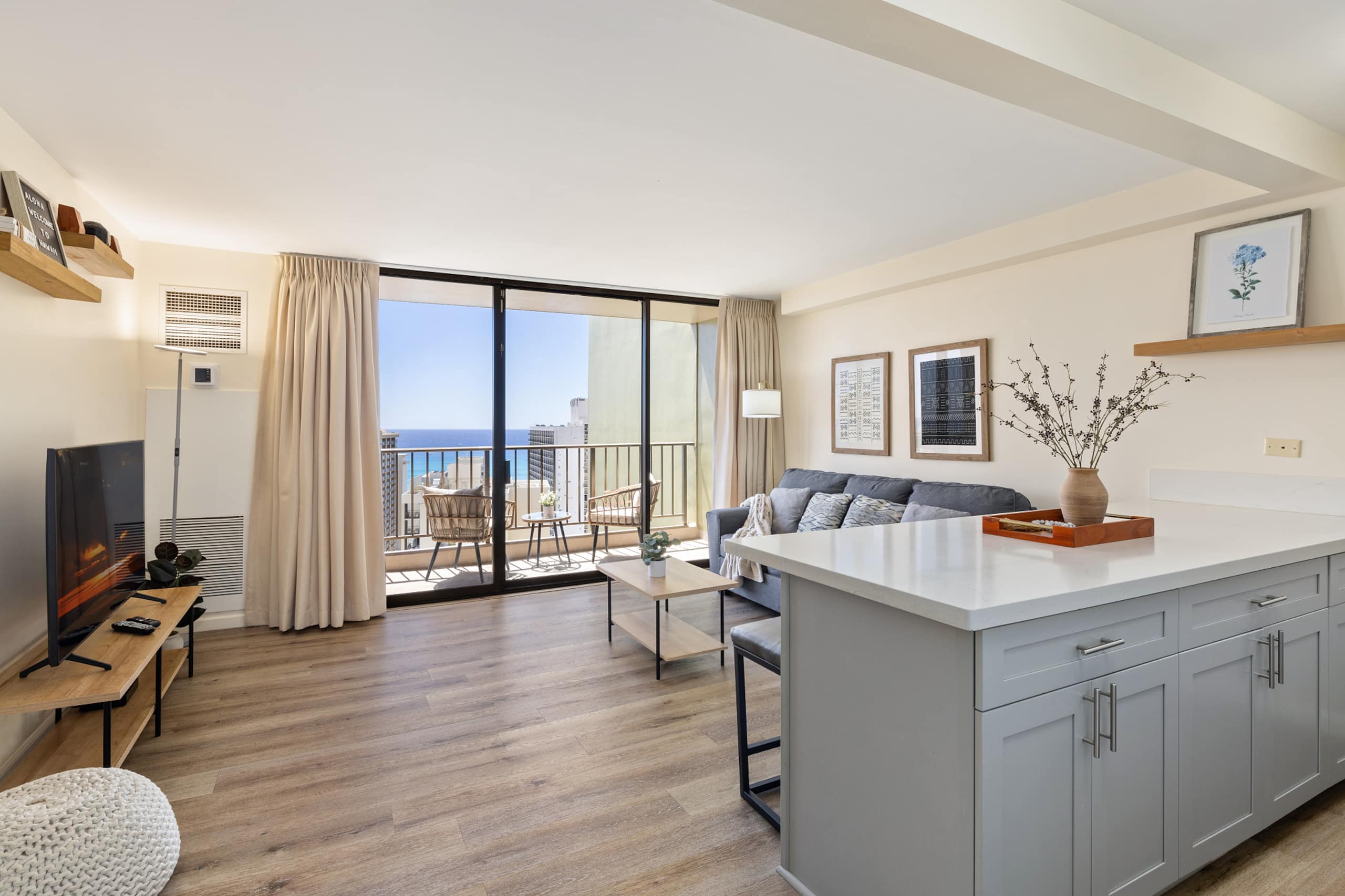 Condo in Honolulu · ★4.82 · 1 bedroom · 2 beds · 1 private bath - Image 6