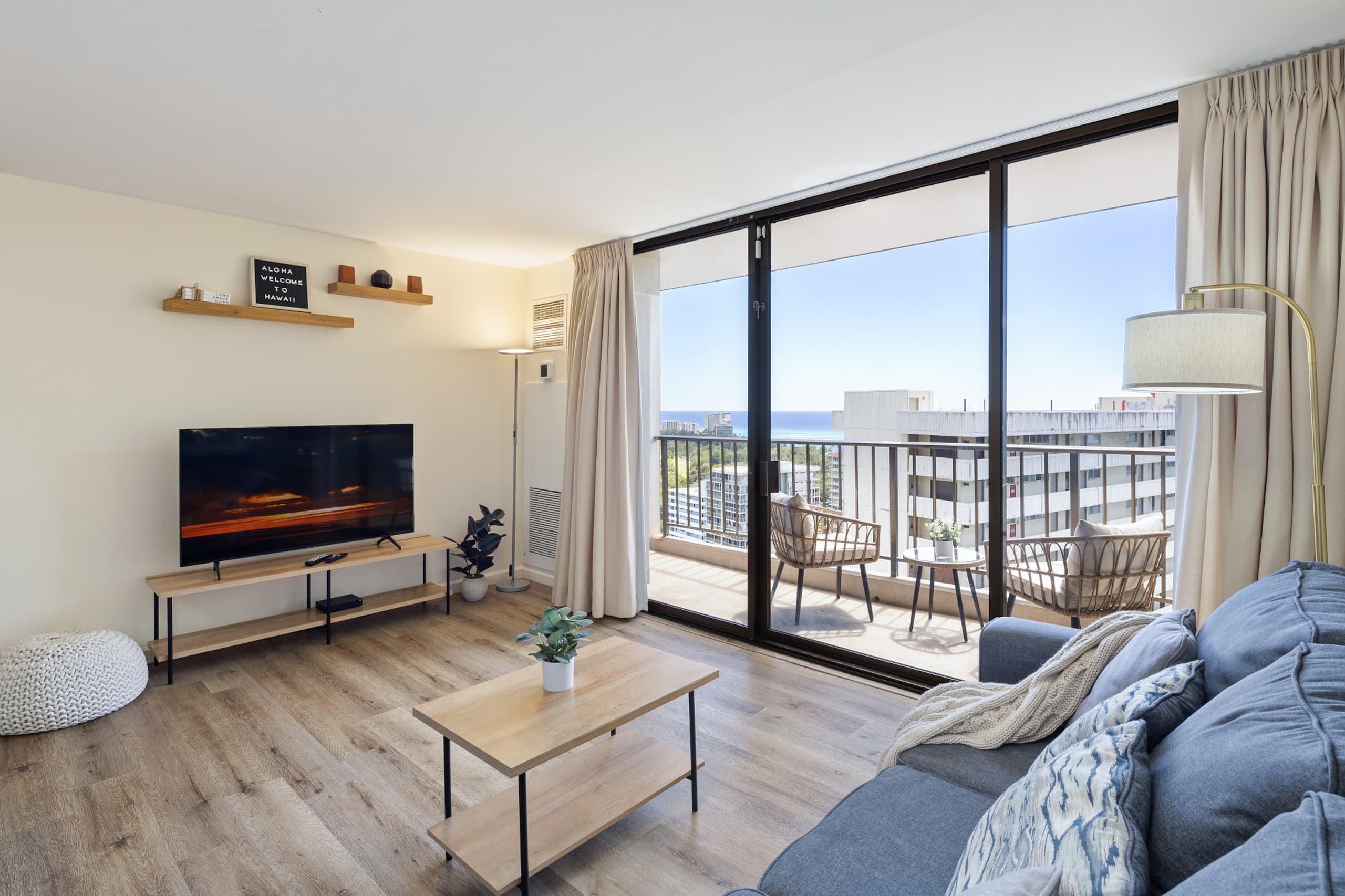 Condo in Honolulu · ★4.82 · 1 bedroom · 2 beds · 1 private bath - Image 7