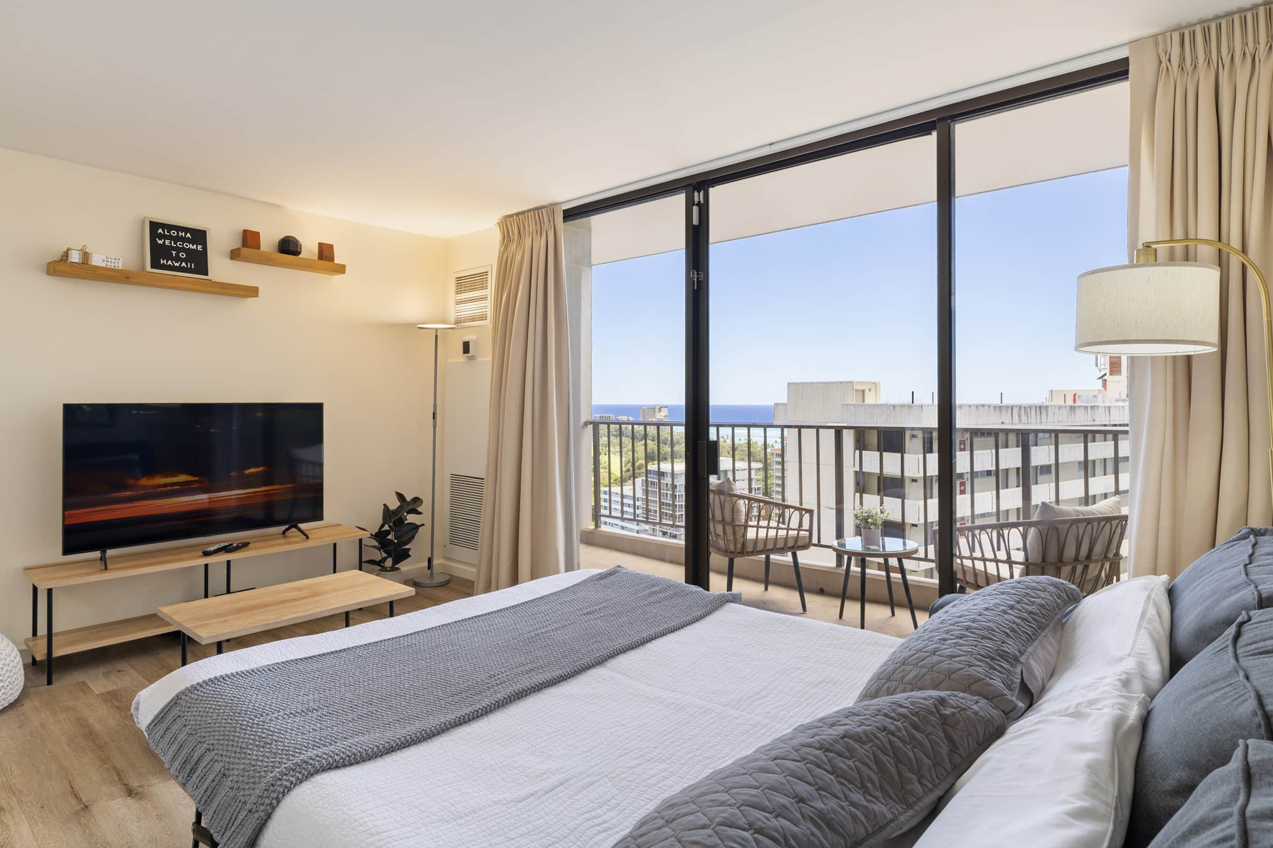 Condo in Honolulu · ★4.82 · 1 bedroom · 2 beds · 1 private bath - Image 1