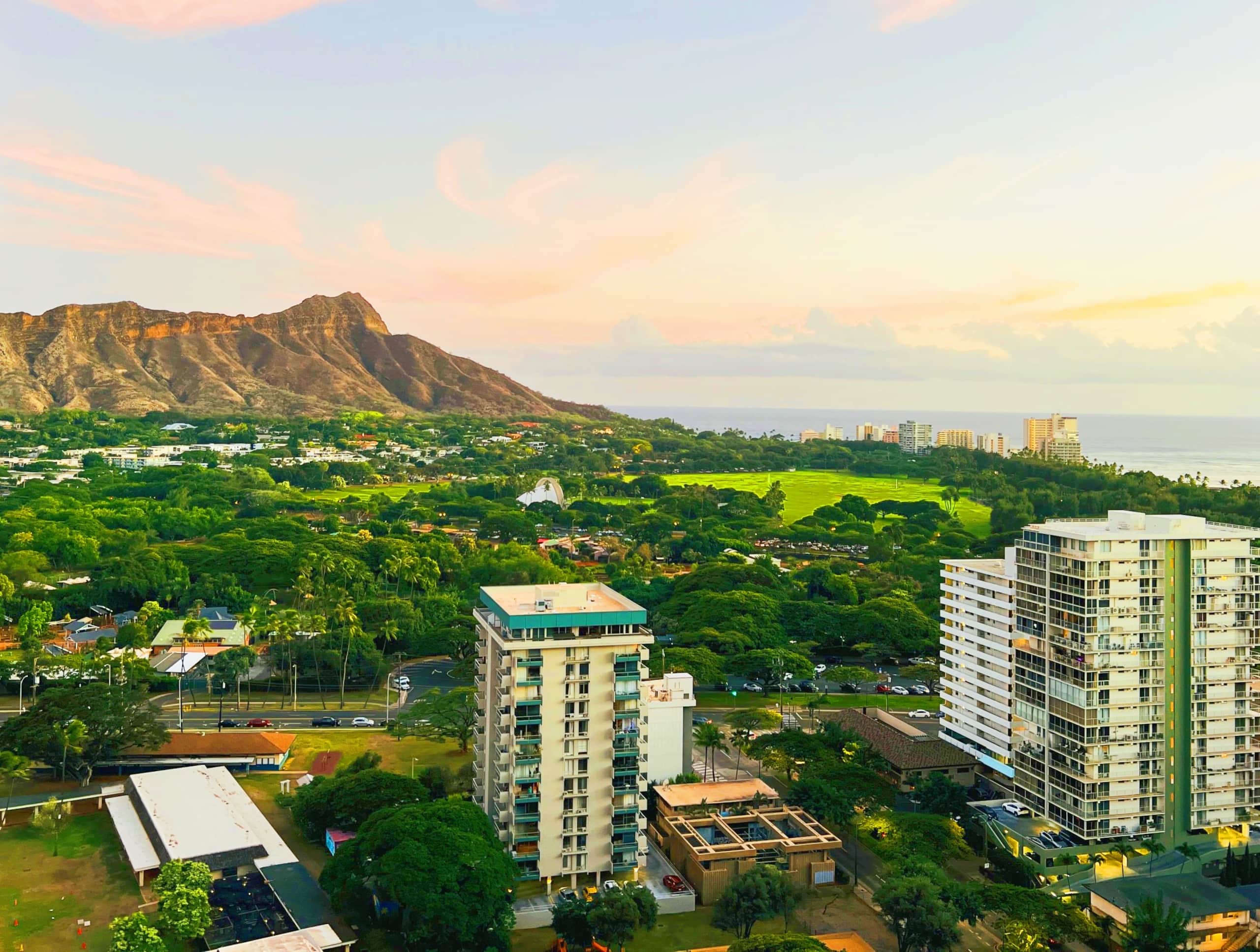 Condo in Honolulu · ★4.82 · 1 bedroom · 2 beds · 1 private bath - Image 32
