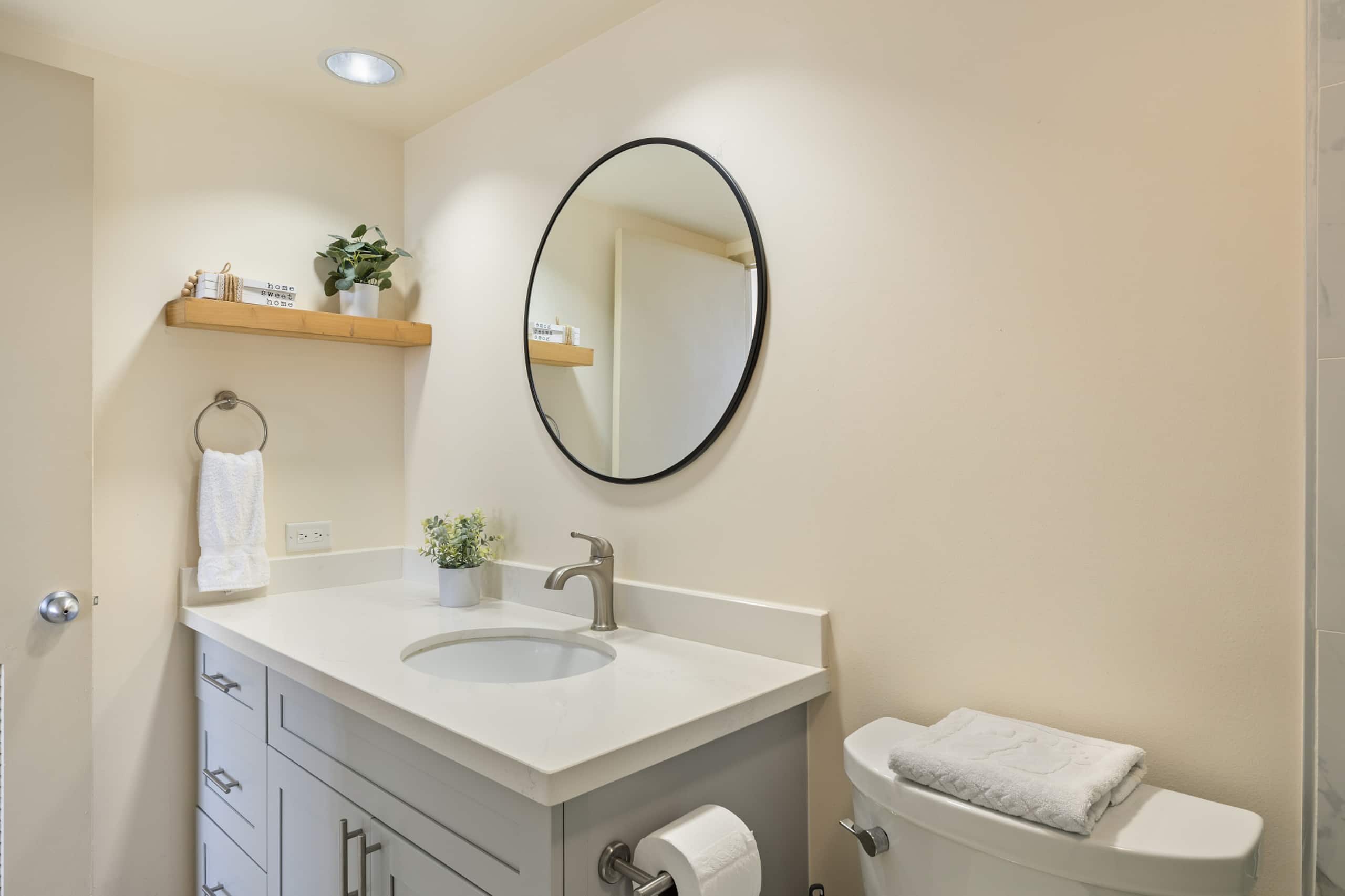 Condo in Honolulu · ★4.82 · 1 bedroom · 2 beds · 1 private bath - Image 23