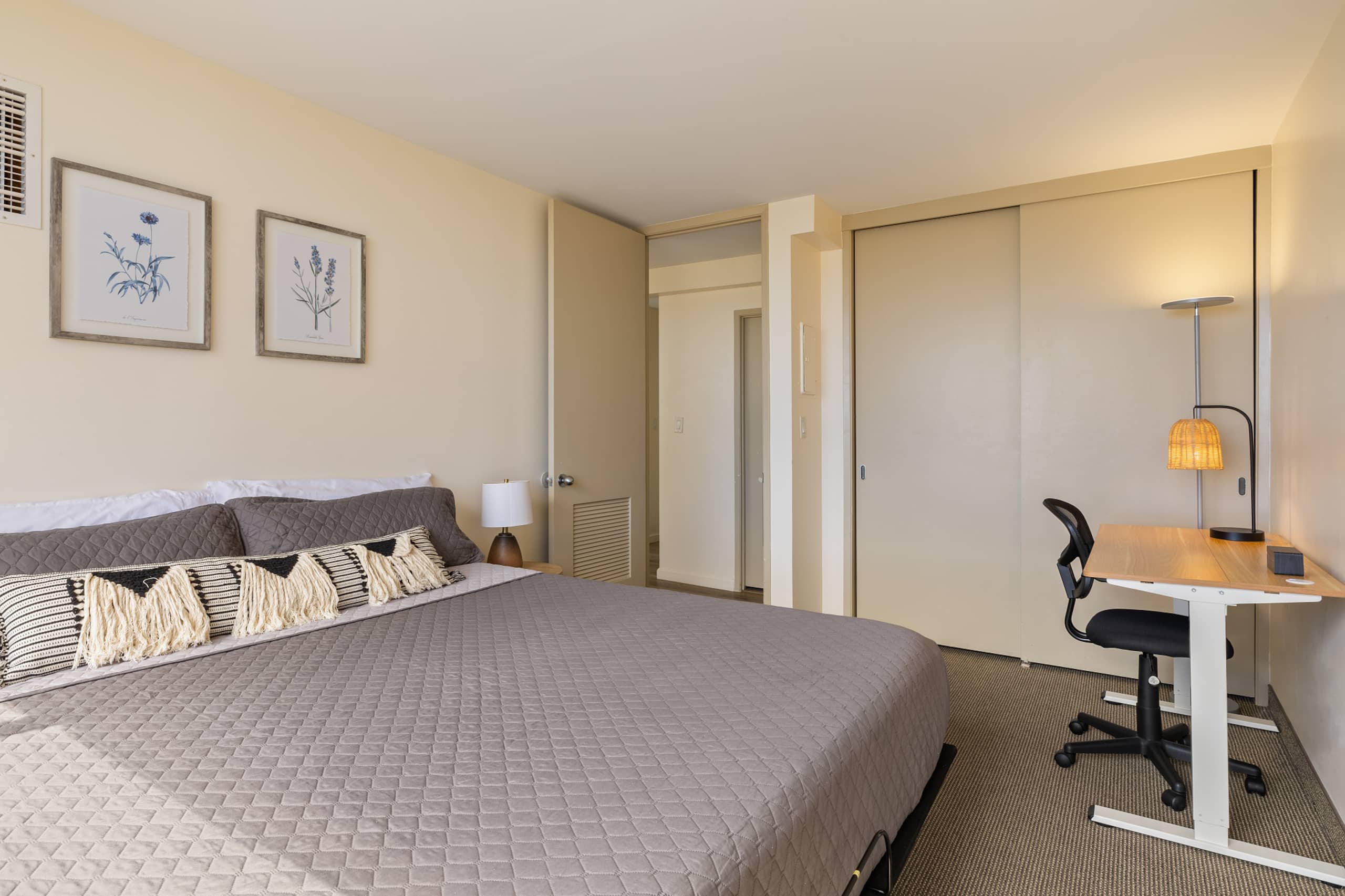 Condo in Honolulu · ★4.82 · 1 bedroom · 2 beds · 1 private bath - Image 22