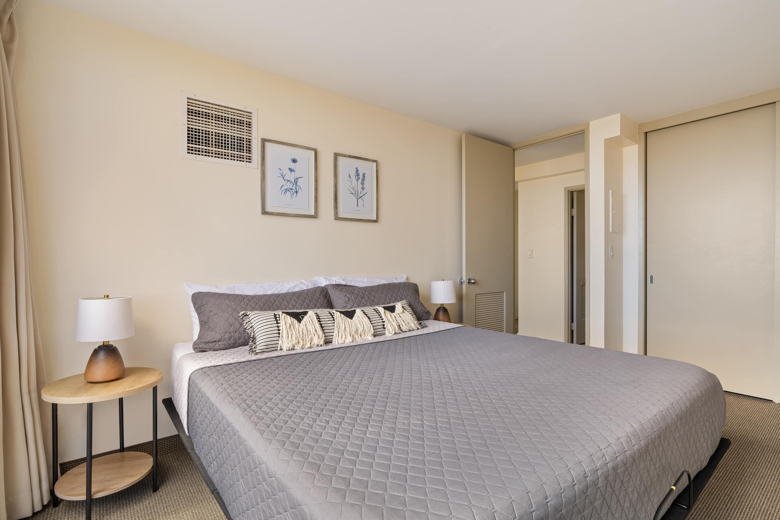 Condo in Honolulu · ★4.82 · 1 bedroom · 2 beds · 1 private bath - Image 20