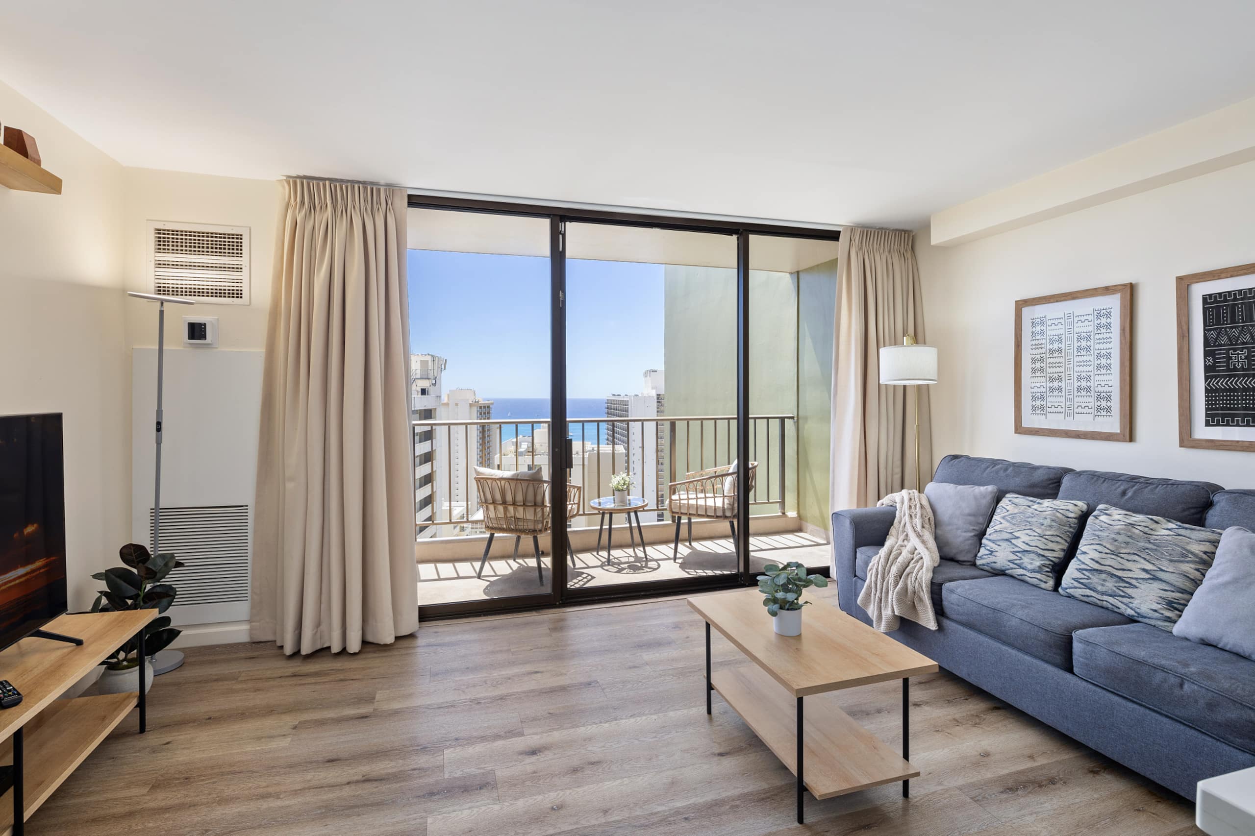 Condo in Honolulu · ★4.82 · 1 bedroom · 2 beds · 1 private bath - Image 4