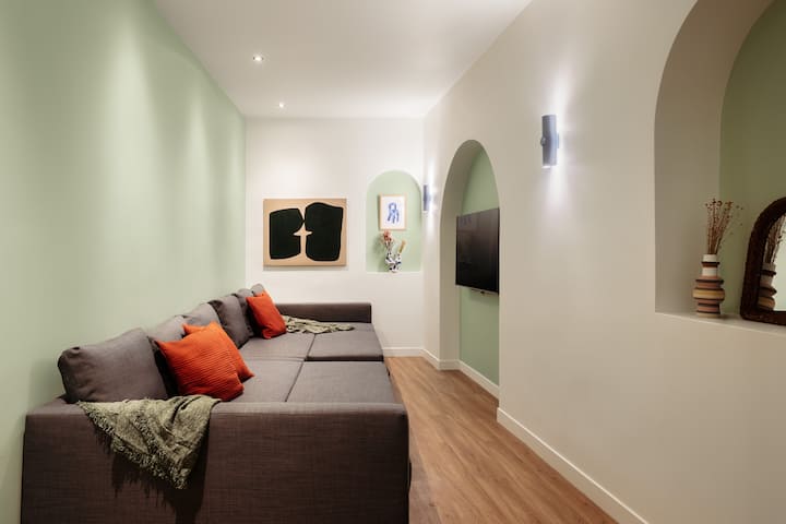 2. dnevni boravak sa sofom na razvlačenje za 2 // 2ème salon 