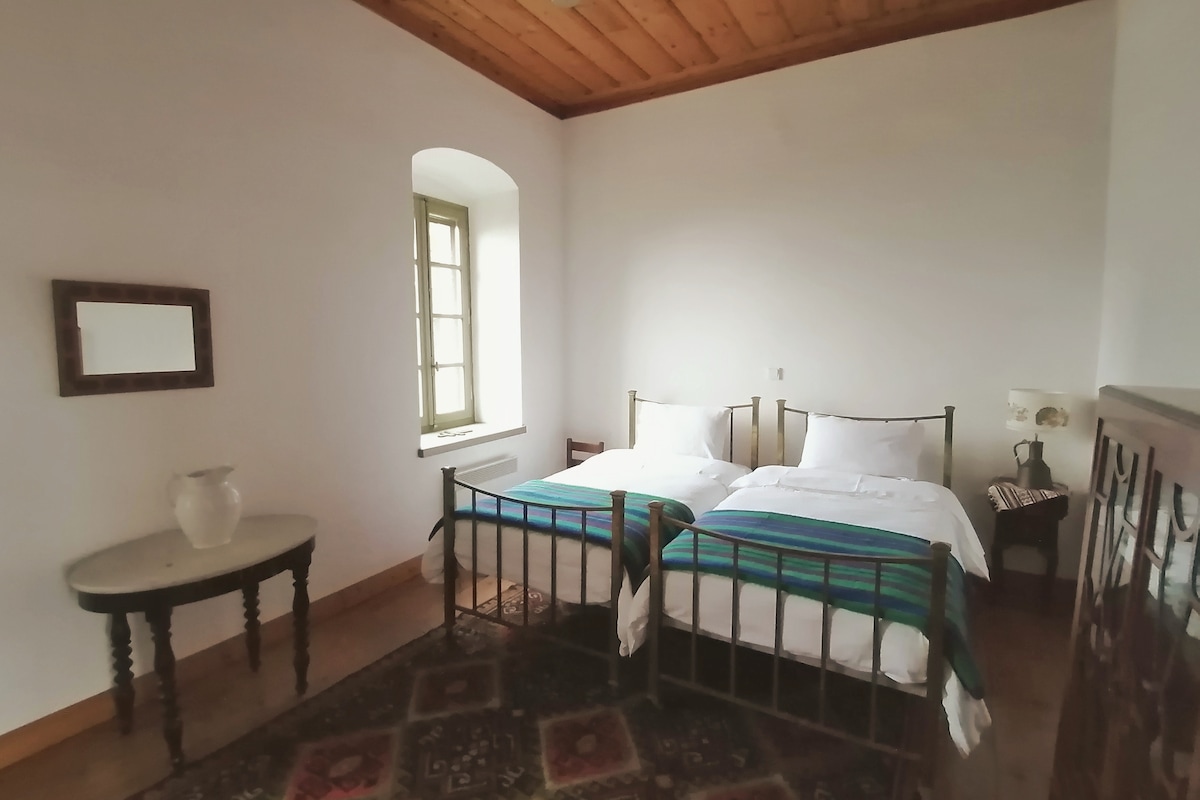 第二间卧室，配备2张宽敞的单人床