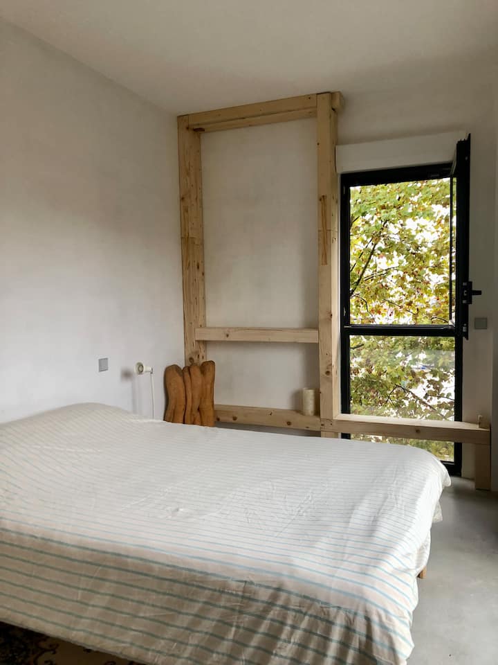 卧室配有双人床140 x 200