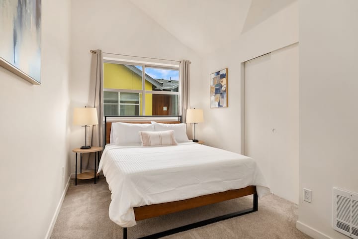 Masterbed with Queen Bed and Memory Foam mattress