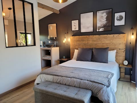 Industrial cottage in the countryside 4* large private garden